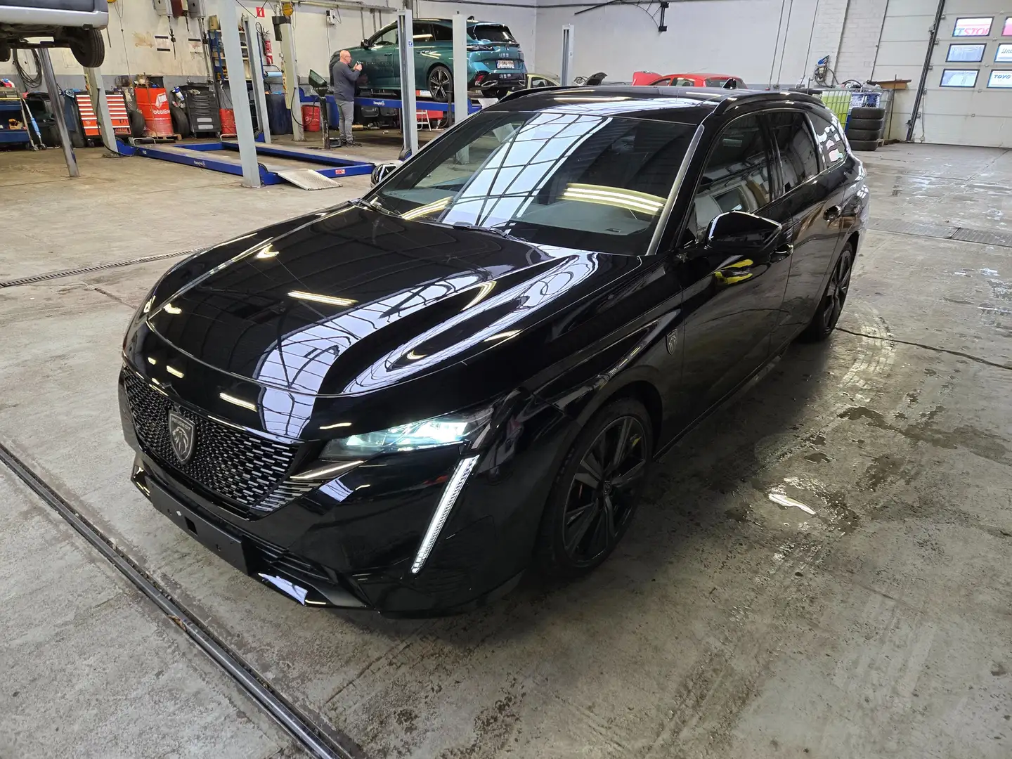 Peugeot 308 SW 1.6 PHEV Hybrid GT Schwarz - 1