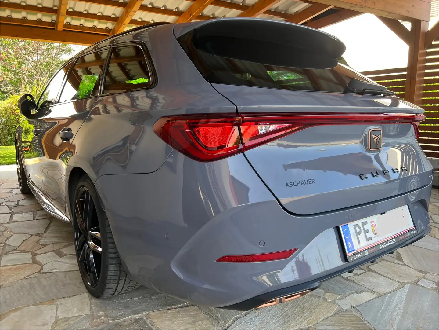 CUPRA Leon ST 245 VZ Hybrid Kombi AHK - 2