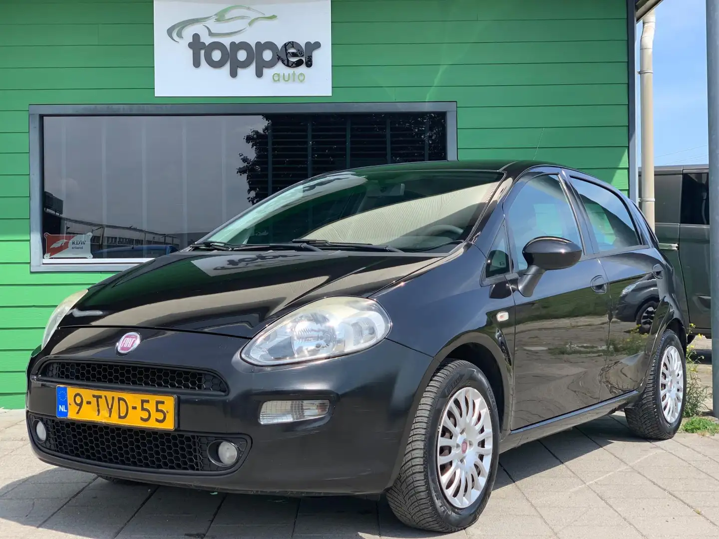 Fiat Punto Evo 1.2 Pop | Met Nieuwe APK | Airco | 5 Deurs | Zwart - 1
