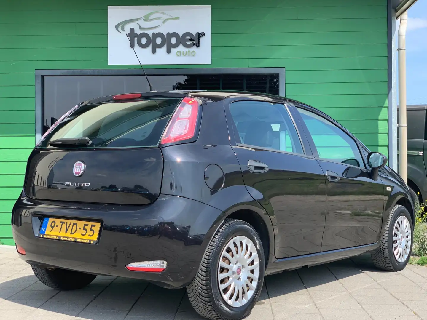 Fiat Punto Evo 1.2 Pop | Met Nieuwe APK | Airco | 5 Deurs | Zwart - 2