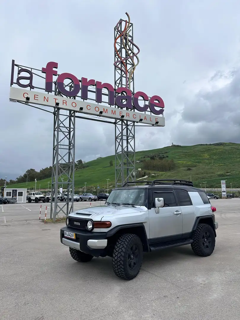 Toyota FJ Cruiser fj cruiser 4.0 v6 239 cv - 1