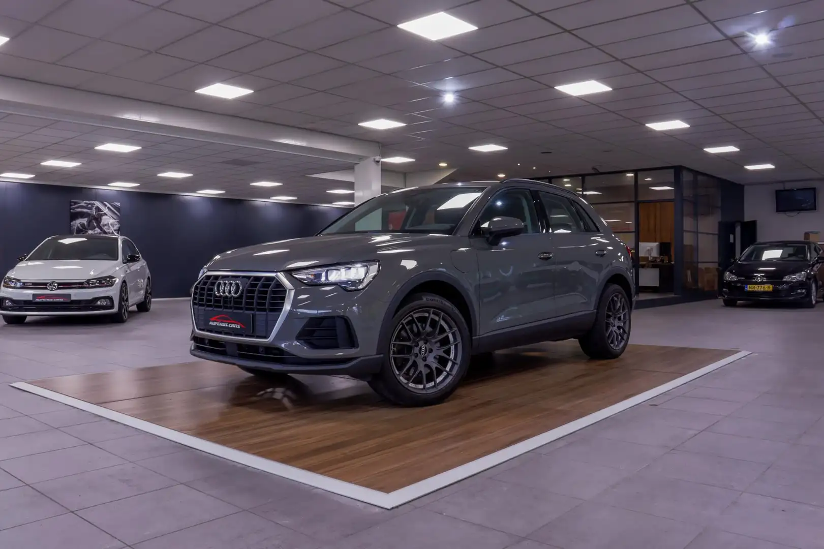 Audi Q3 45 TFSI e edition 245pk Chronos Grey/Virtual/ACC/T Grijs - 2