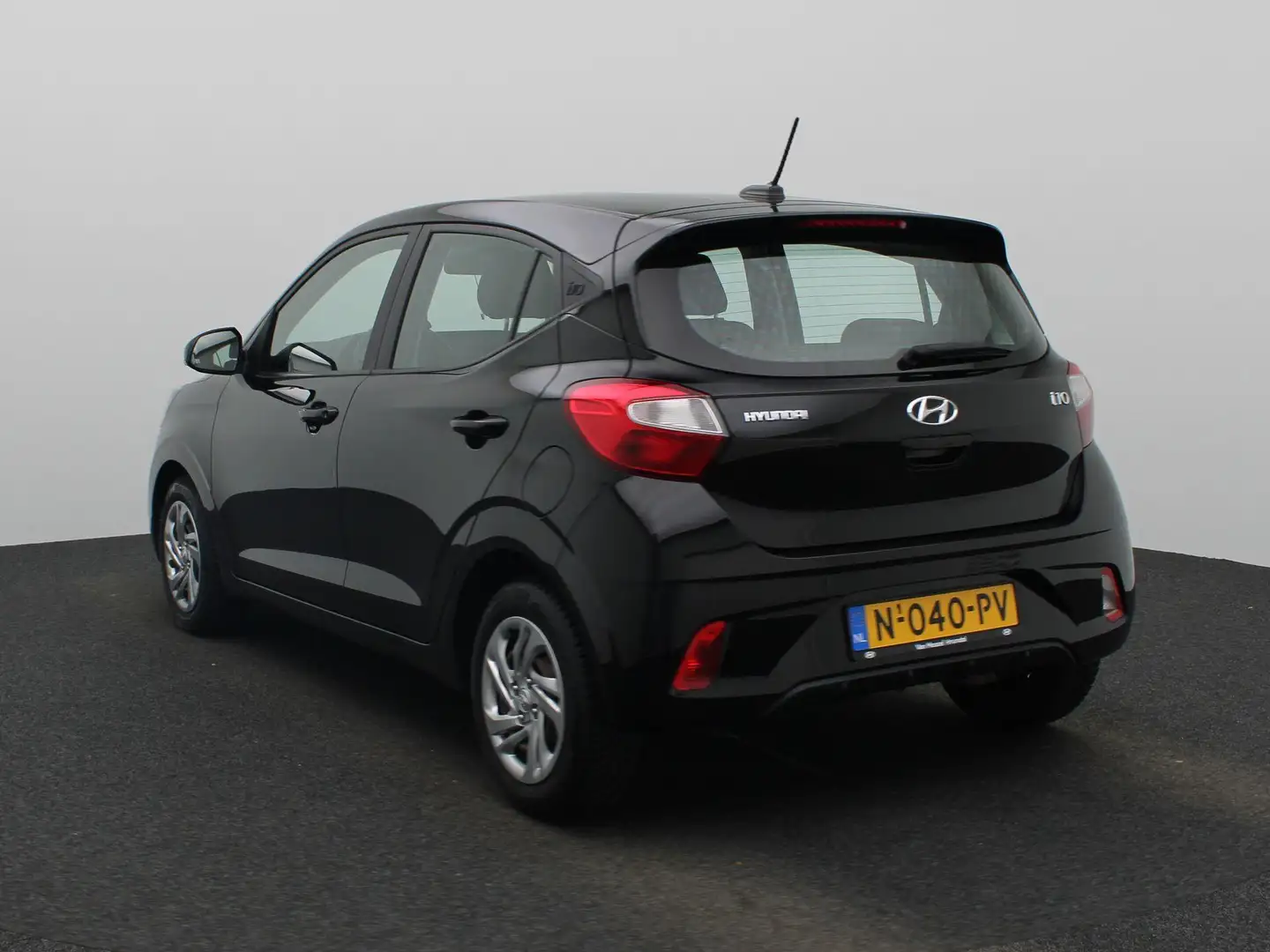 Hyundai i10 1.0 Comfort | Apple Carplay / Android Auto | Airco Zwart - 2