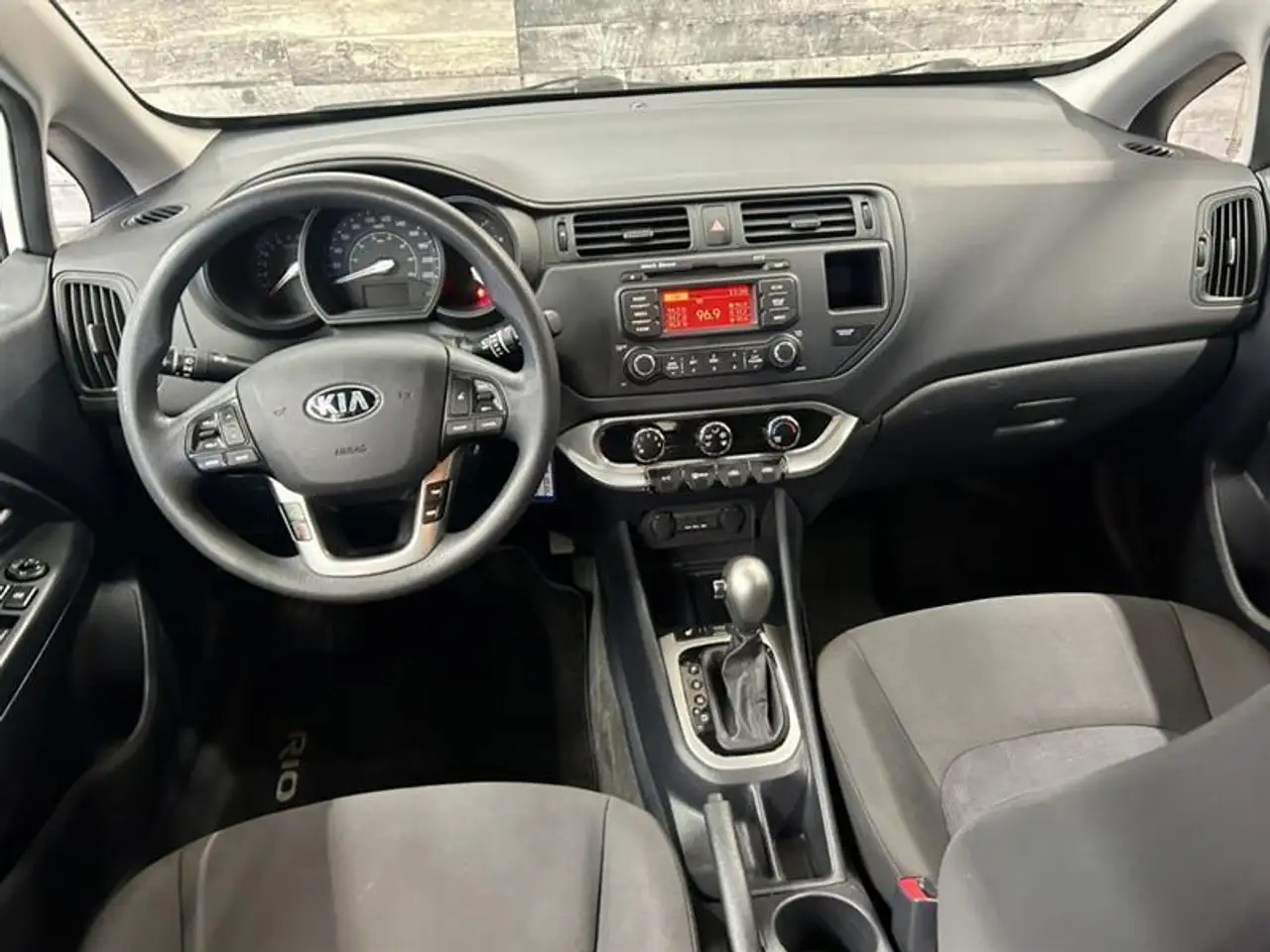Kia Rio снимка Kia Rio