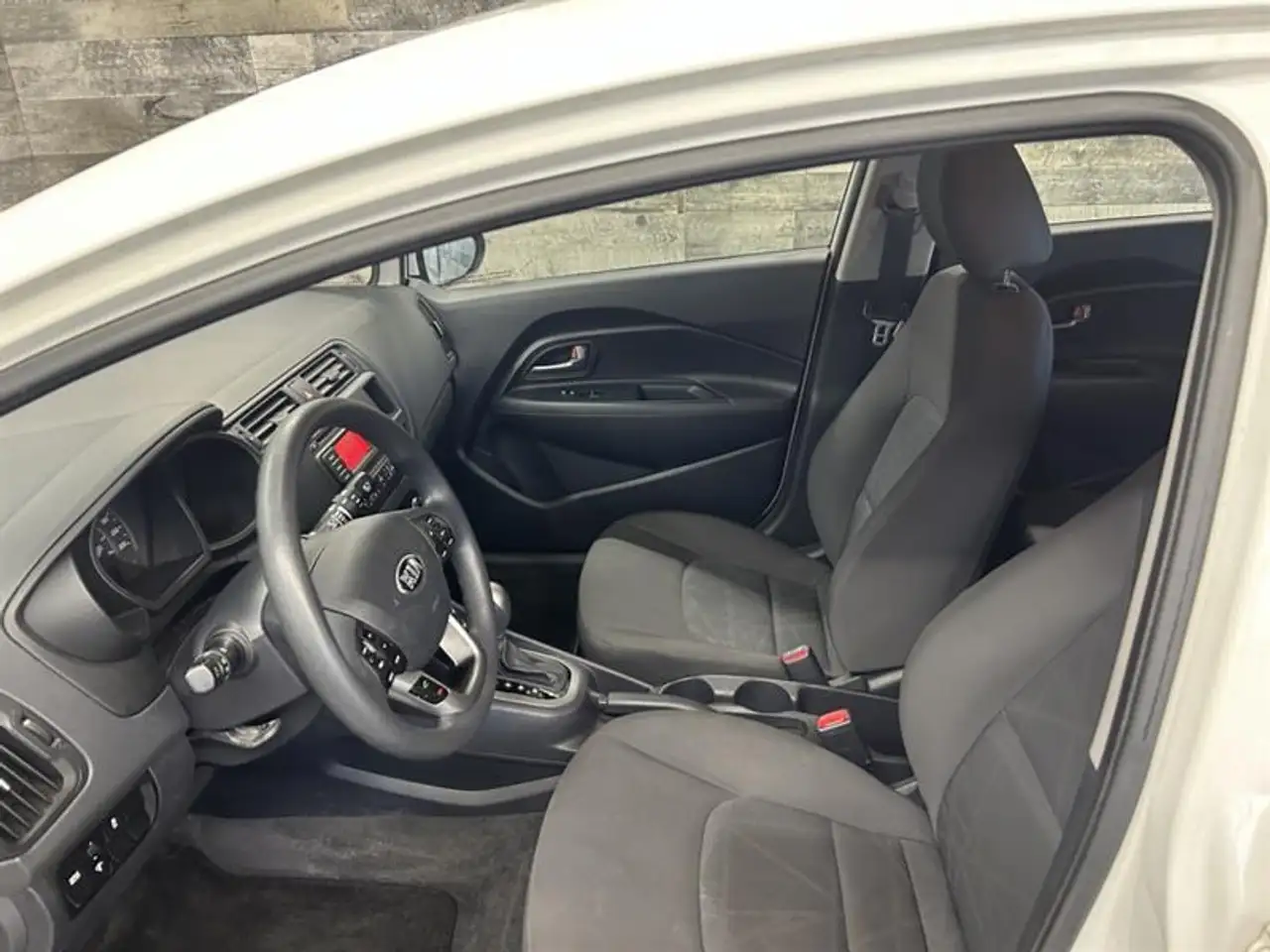 Kia Rio снимка Kia Rio