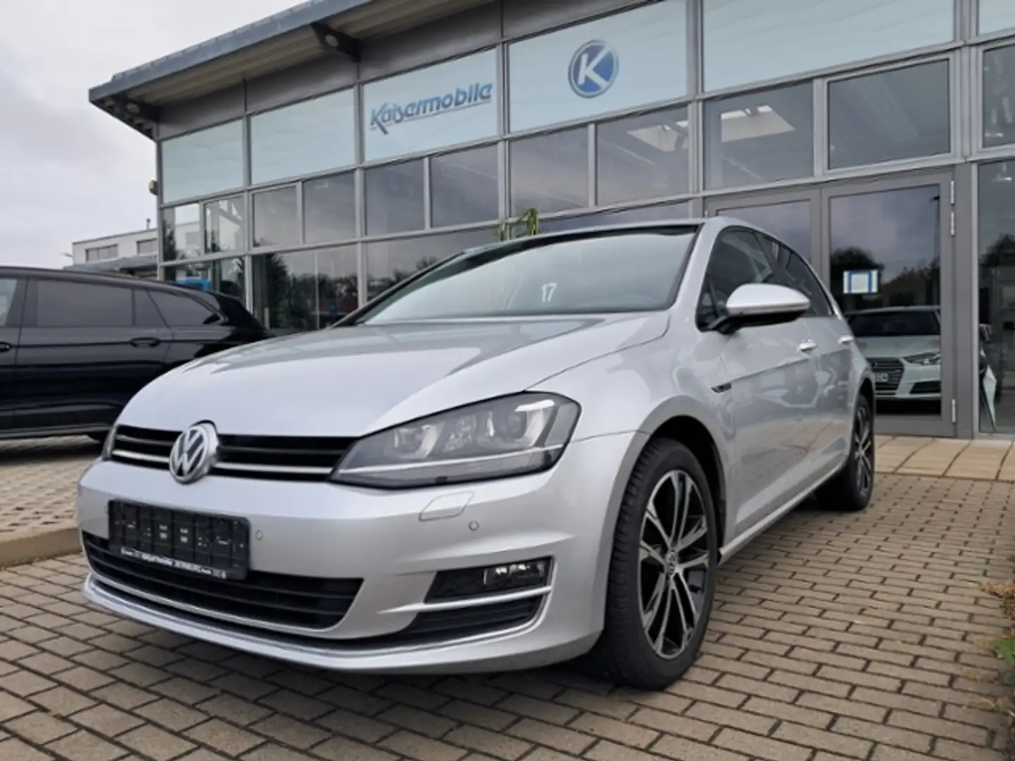 Volkswagen Golf VII CL +XENON+NAVI+LM+GRA+BT+ KLIMA ALU Silber - 2