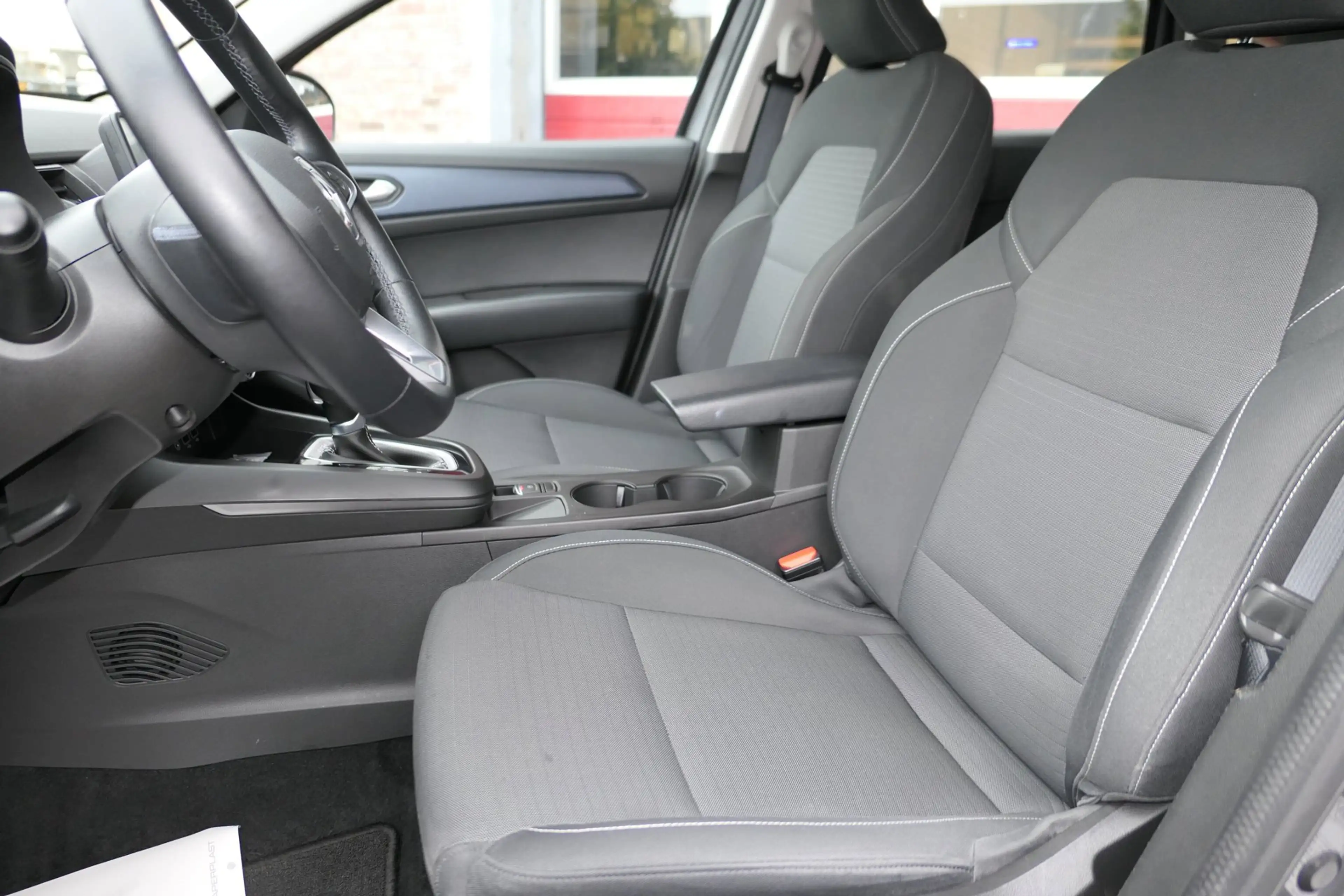 Renault Arkana 1.6 E-Tech Hybrid 145 Zen, Camera, PDC, Navi, Crui — photo 9
