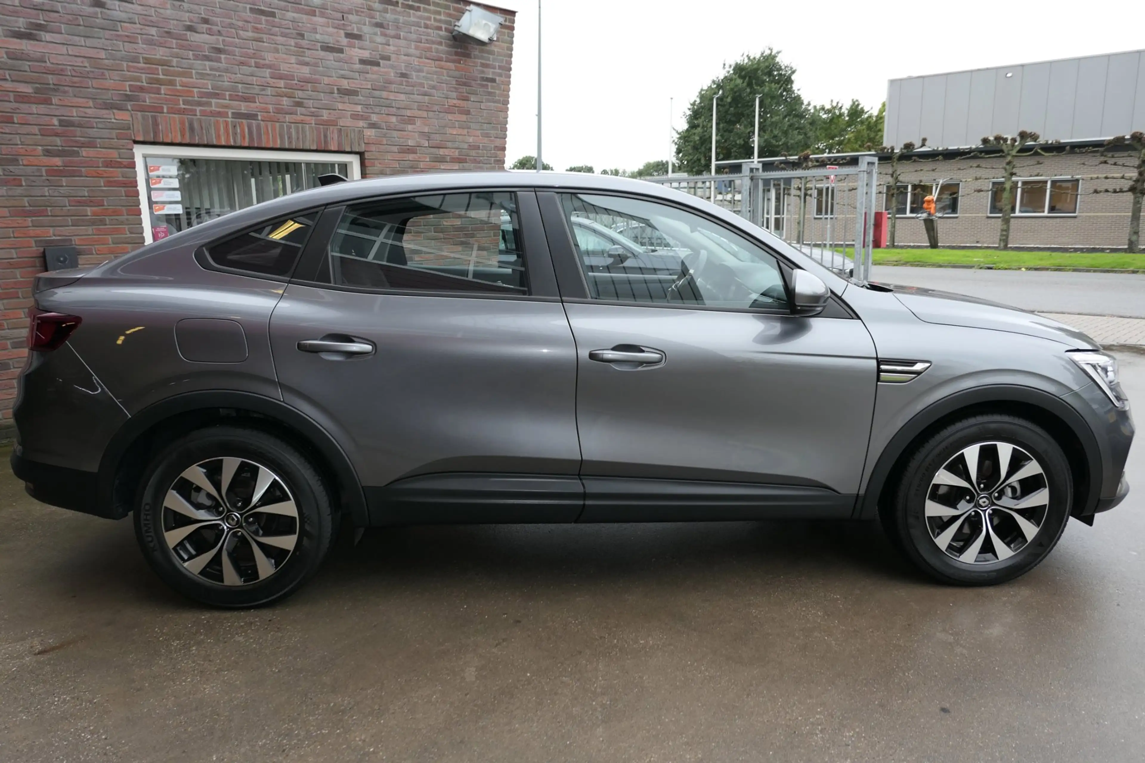 Renault Arkana 1.6 E-Tech Hybrid 145 Zen, Camera, PDC, Navi, Crui — photo 6