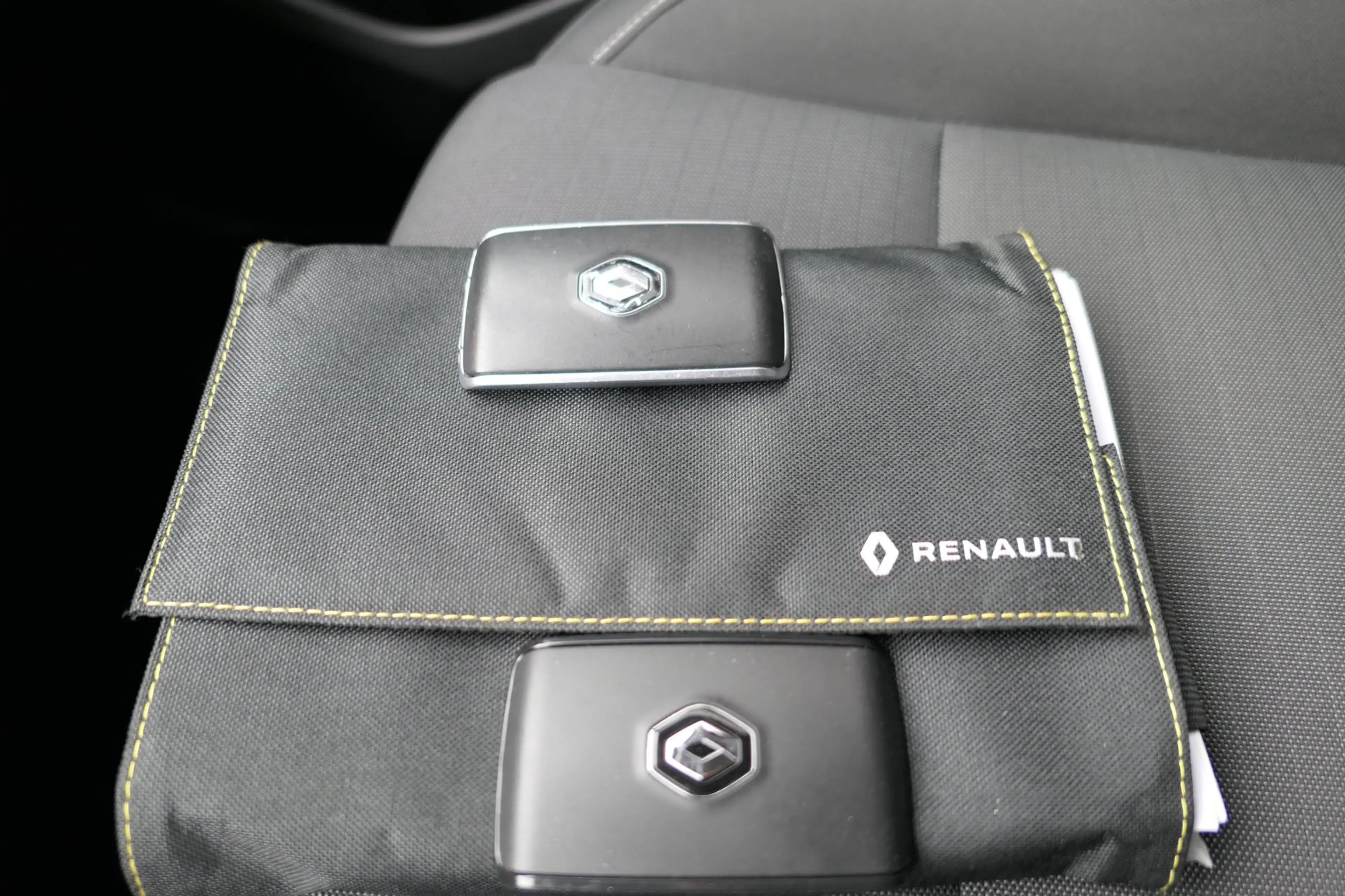 Renault Arkana 1.6 E-Tech Hybrid 145 Zen, Camera, PDC, Navi, Crui — photo 16