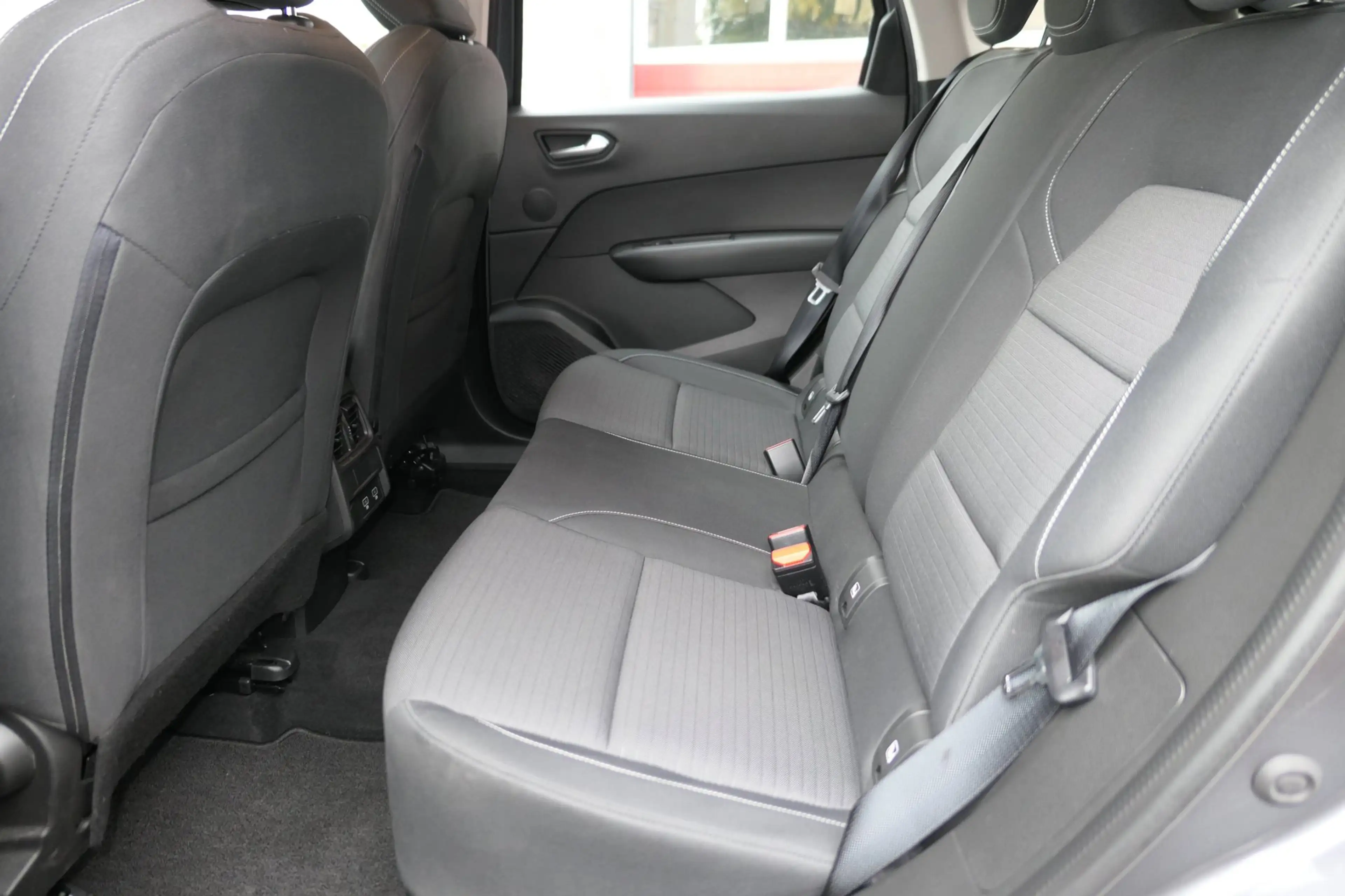 Renault Arkana 1.6 E-Tech Hybrid 145 Zen, Camera, PDC, Navi, Crui — photo 10