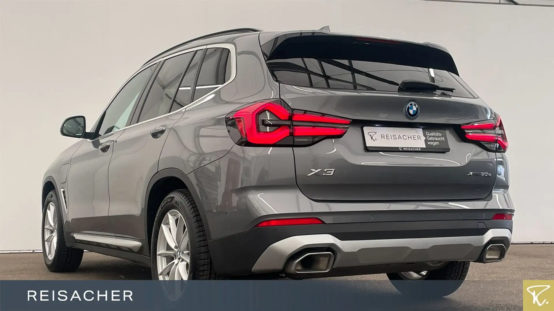 BMW X3 xDrive30e LC+ AHK Pano SHZ 360 HuD HiFi 19"LM Grau - 2