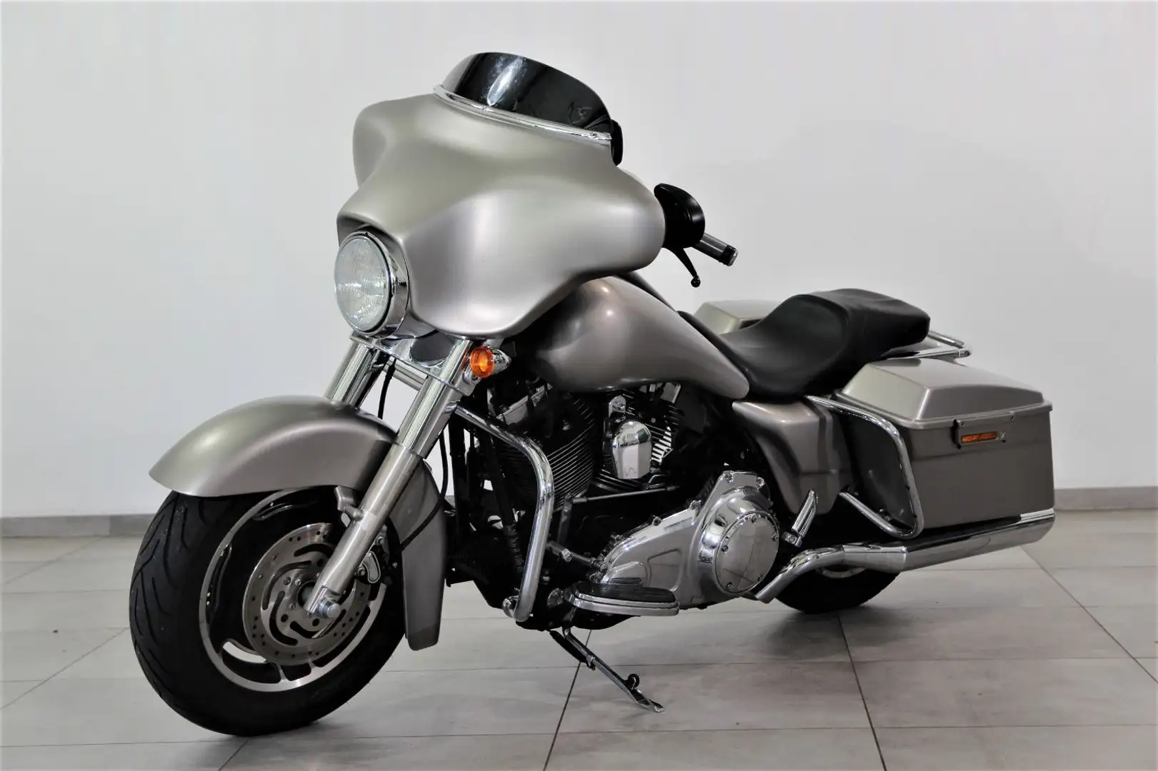 Harley-Davidson Street Glide Stretchtank/ V&H/ Koffer/Bagger Gri - 2