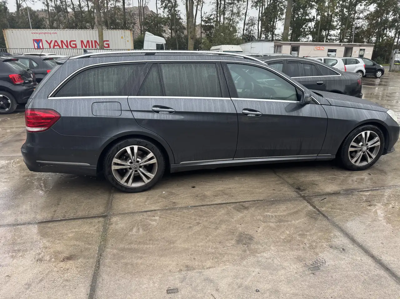 Mercedes-Benz E 200