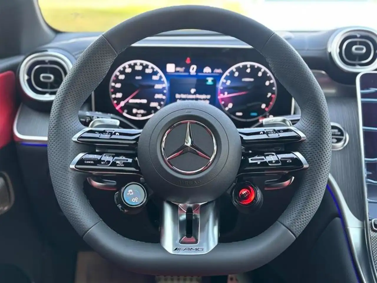 Mercedes-Benz GLC снимка Mercedes-Benz GLC