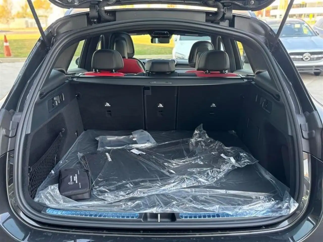 Mercedes-Benz GLC снимка Mercedes-Benz GLC