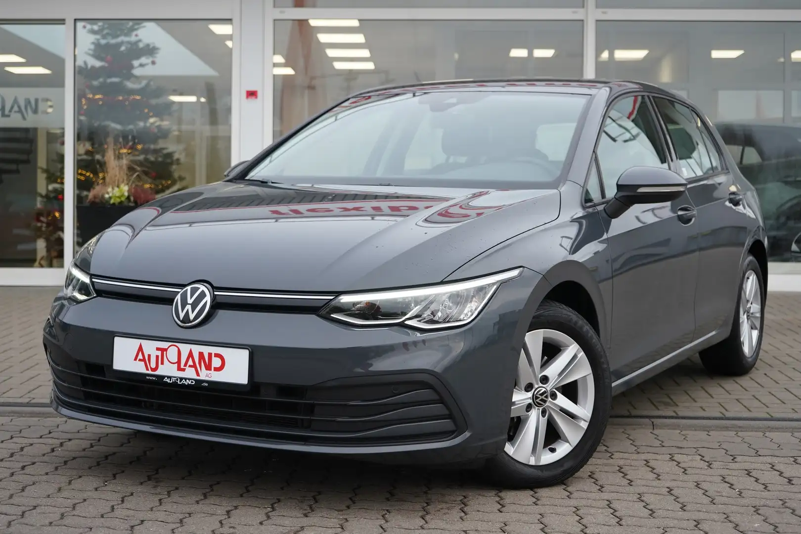 Volkswagen Golf VIII Life eTSI LED Navi Sitzheizung PDC DAB Grau - 2