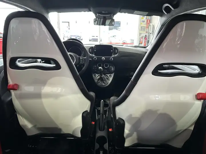 Abarth 695 2022, foto 41