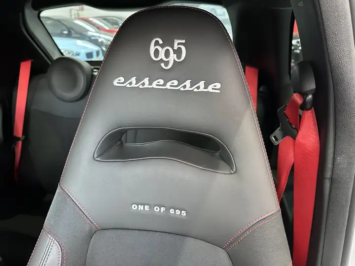 Abarth 695 2022, foto 34