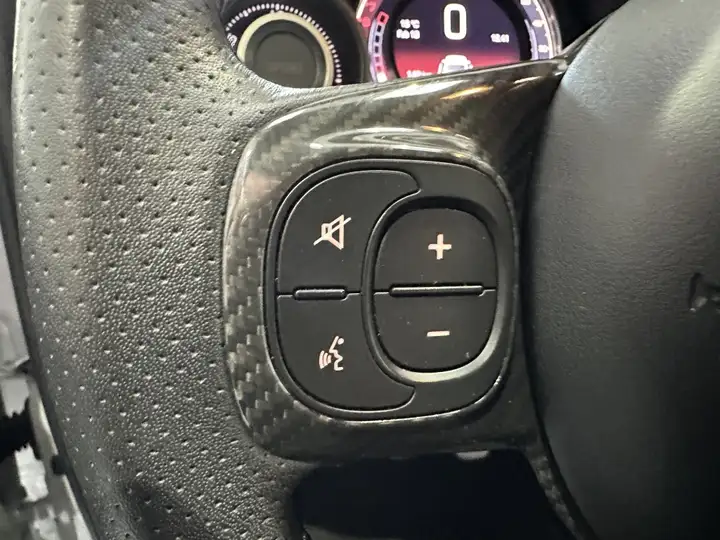 Abarth 695 2022, foto 27