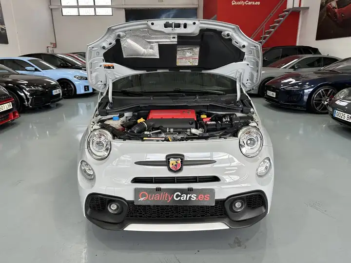Abarth 695 2022, foto 43