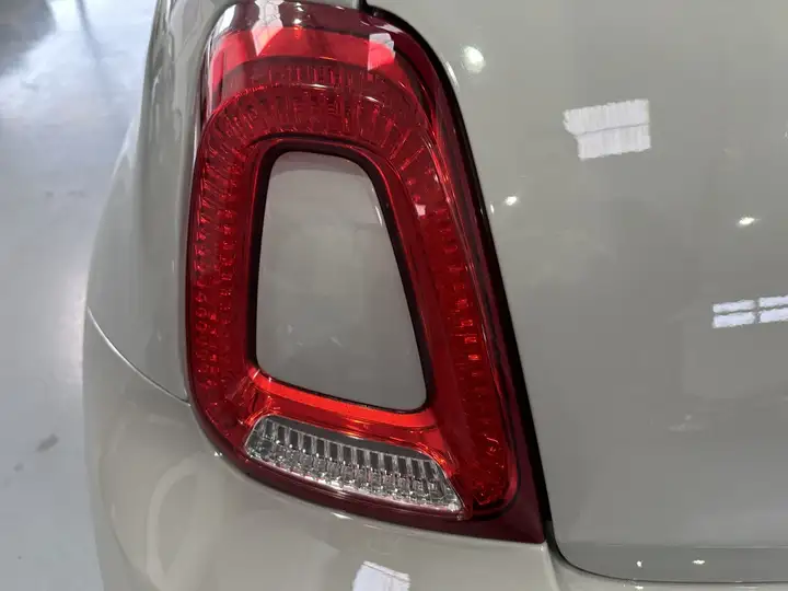 Abarth 695 2022, foto 14