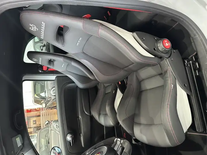 Abarth 695 2022, foto 33