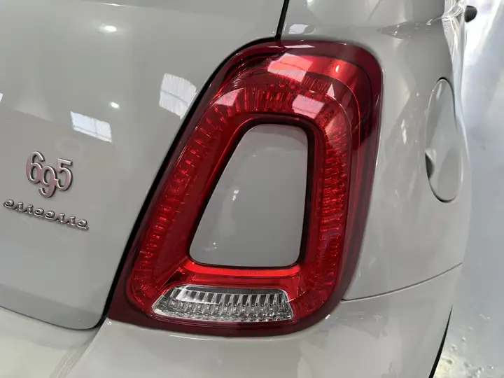 Abarth 695 2022, foto 13