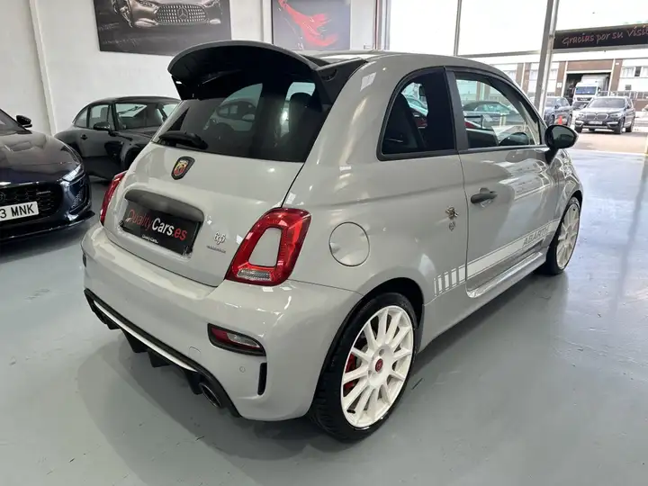 Abarth 695 2022, foto 6