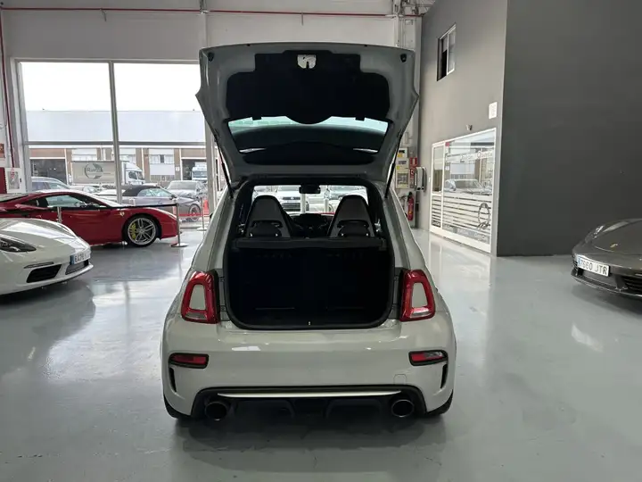 Abarth 695 2022, foto 39