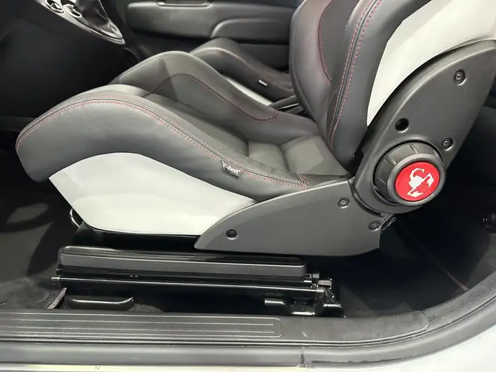 Abarth 695 2022, foto 32