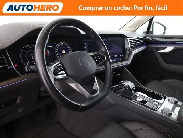Volkswagen Touareg view 12