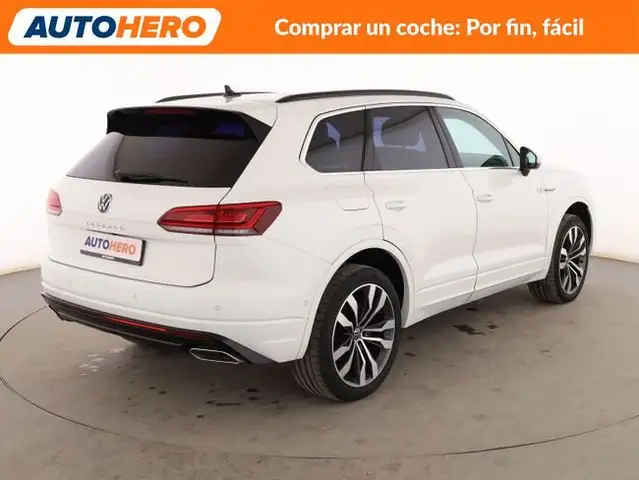 Volkswagen Touareg view 6