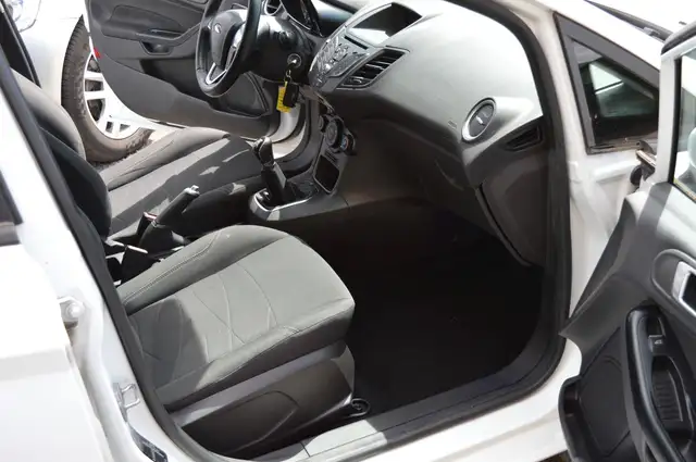 Ford Fiesta view 13