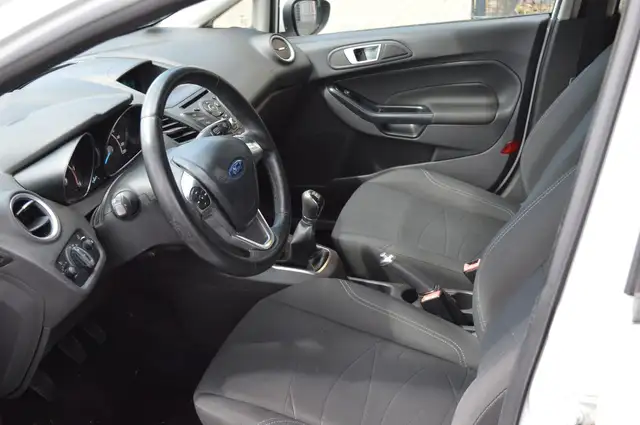Ford Fiesta view 12