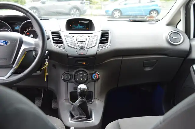 Ford Fiesta view 11