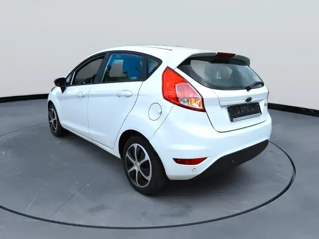 Ford Fiesta view 3