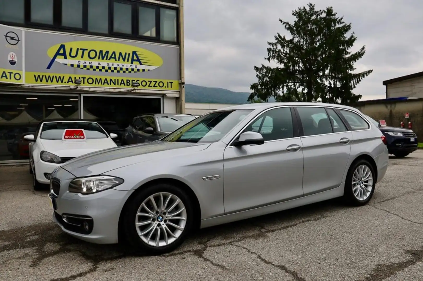 BMW 520 d xDrive Touring Luxury Сірий - 1