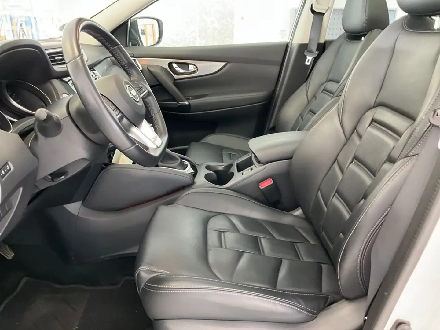 Nissan Qashqai 1.3 DIG-T Akari Blanc - 2