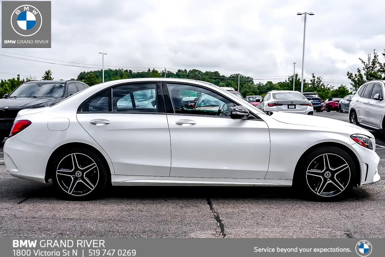 Mercedes-Benz C-Class снимка Mercedes-Benz C-Class