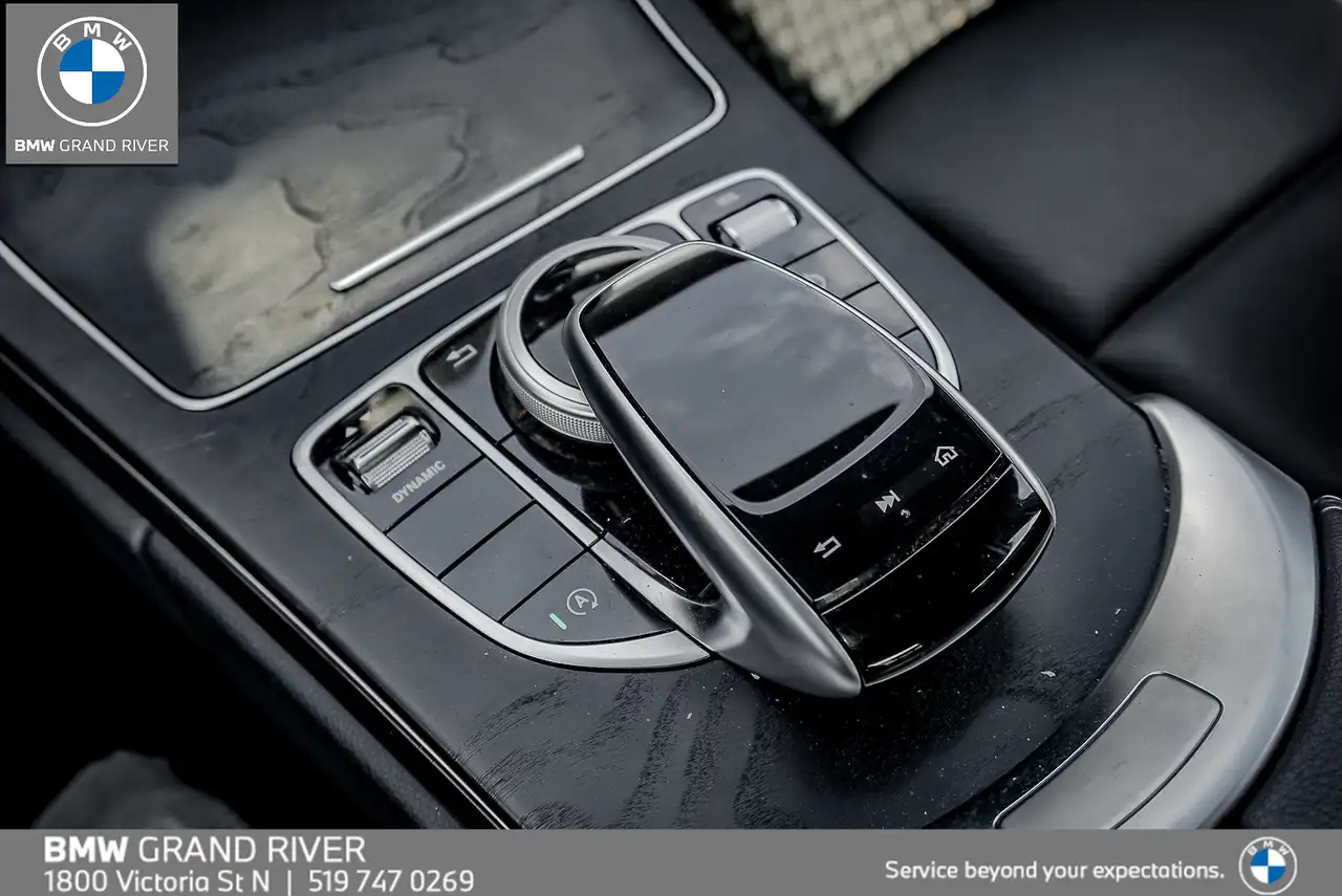 Mercedes-Benz C-Class снимка Mercedes-Benz C-Class