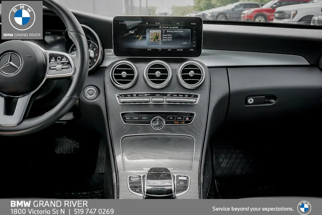 Mercedes-Benz C-Class снимка Mercedes-Benz C-Class