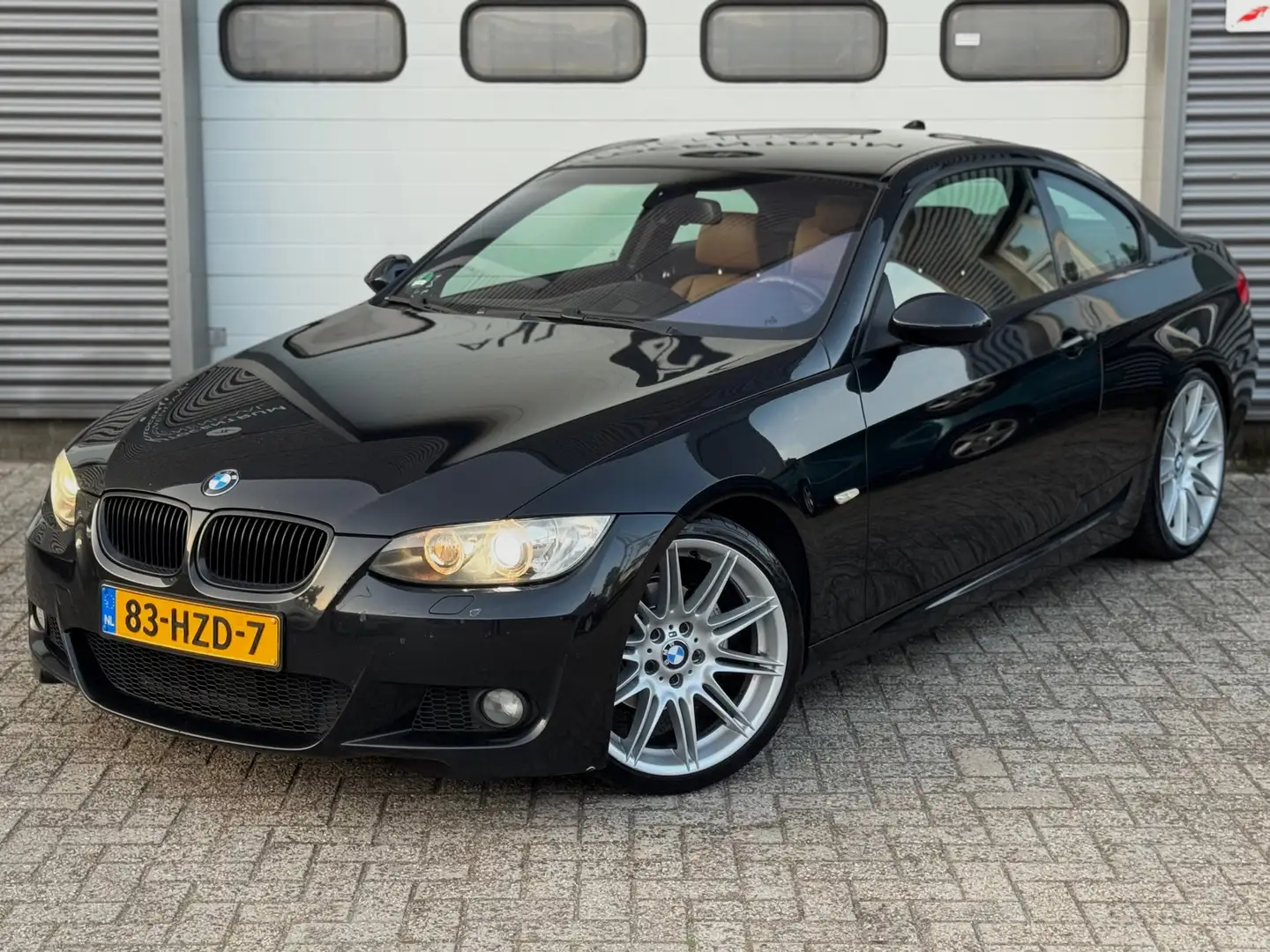 BMW 320 3-serie Coupé 320i M-PAKKET AUT XENON/KEYLESS/LEDE Noir - 2