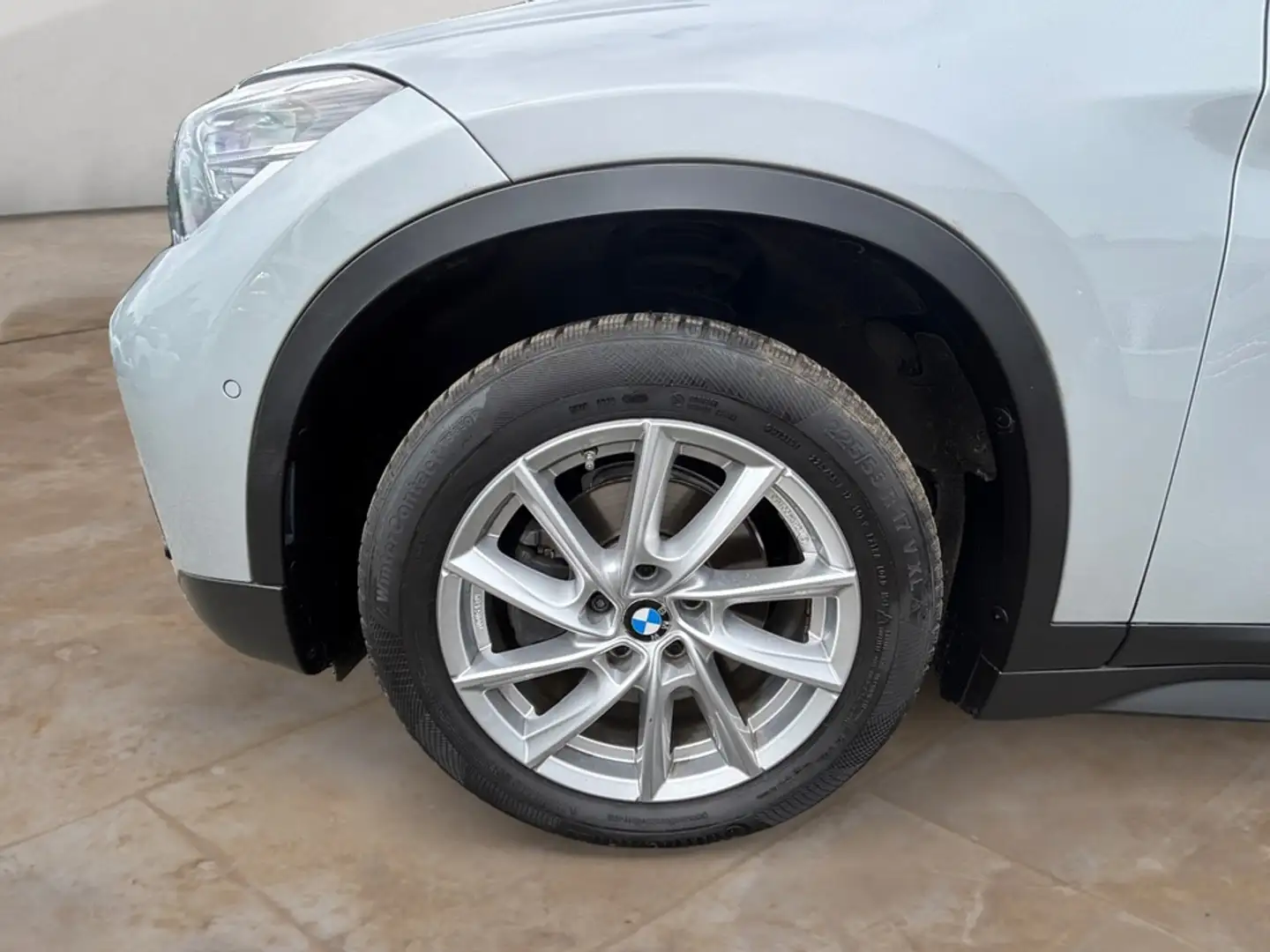 BMW X1 sDrive18i Aut. + GARANTIE Argento - 2
