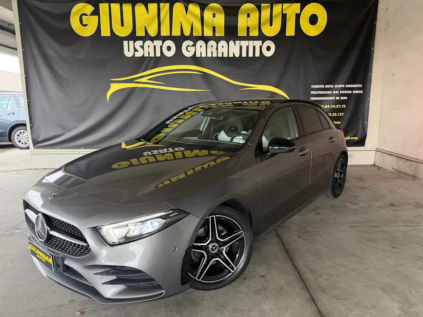 Mercedes-Benz A 200 A 200 Premium AMG auto Grigio - 1