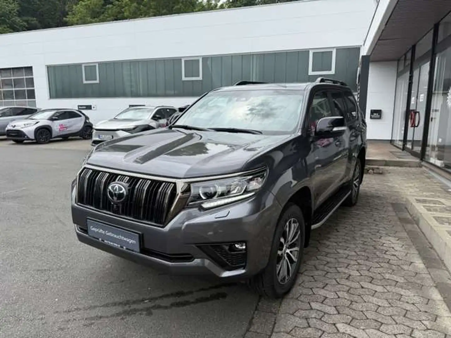 Toyota Land Cruiser 2.8 D-4D Automatik TEC-Edition Grau - 2
