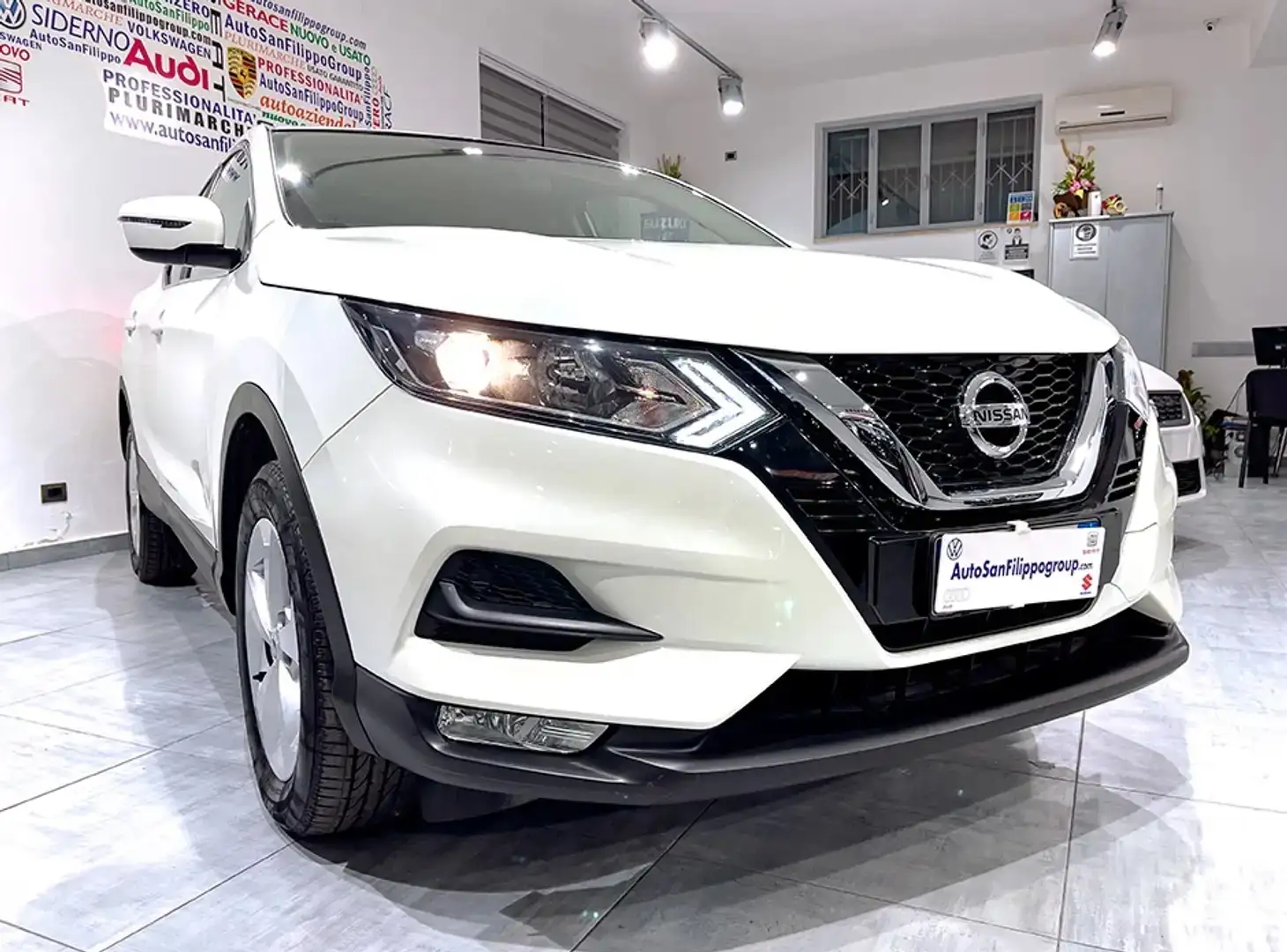 Nissan Qashqai 1.5 dCi Business NAVY RETROCAMERA VETRI OSCURATI Bianco - 1
