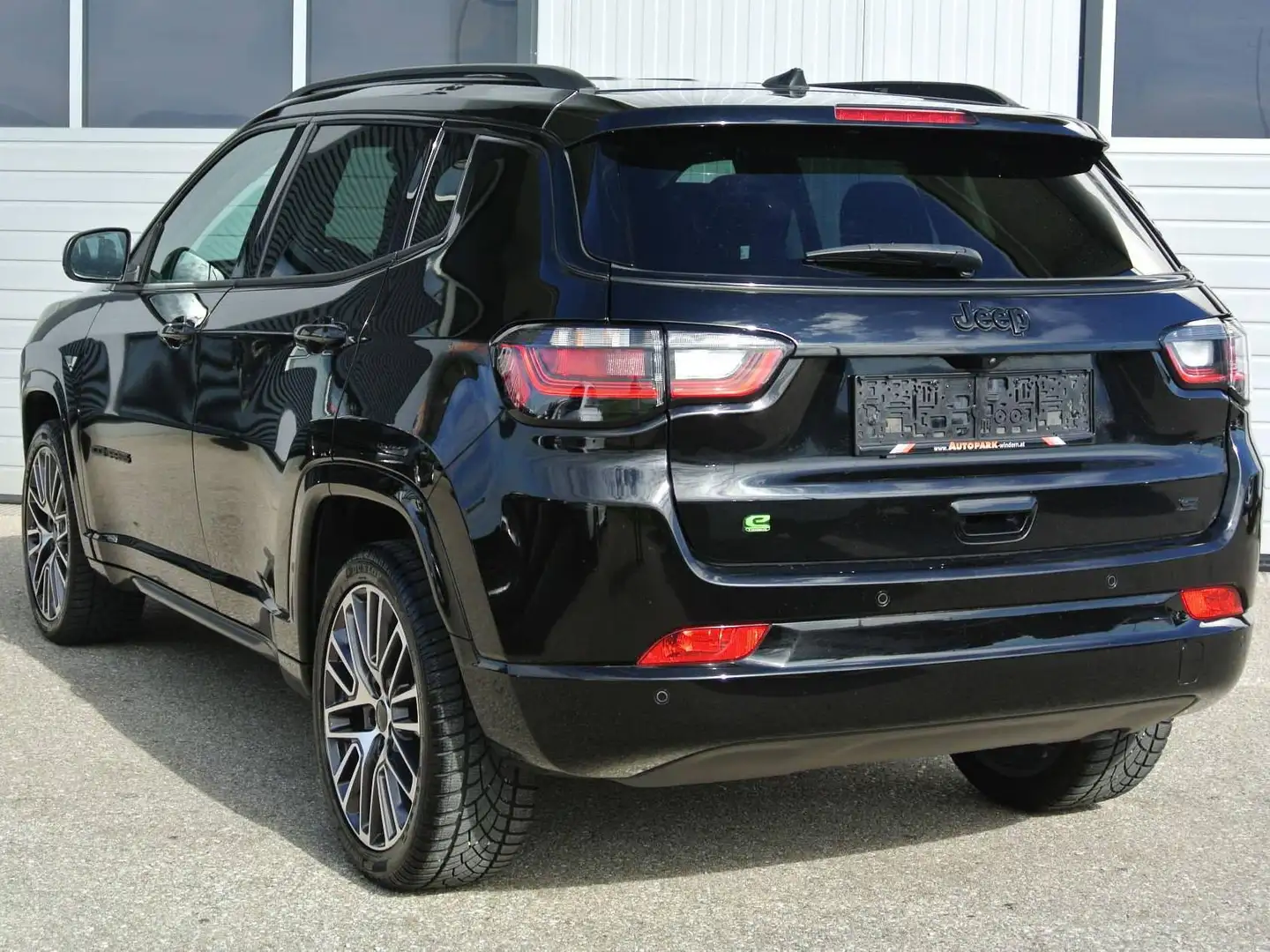 Jeep Compass 1.5 T4 FWD DCT7 e-Hybrid Summit * LEDER * KAMERA* LED * Schwarz - 2