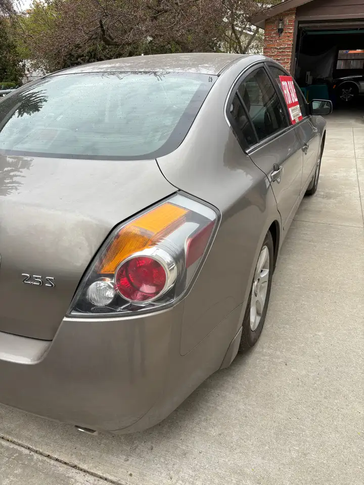 Nissan Altima снимка Nissan Altima