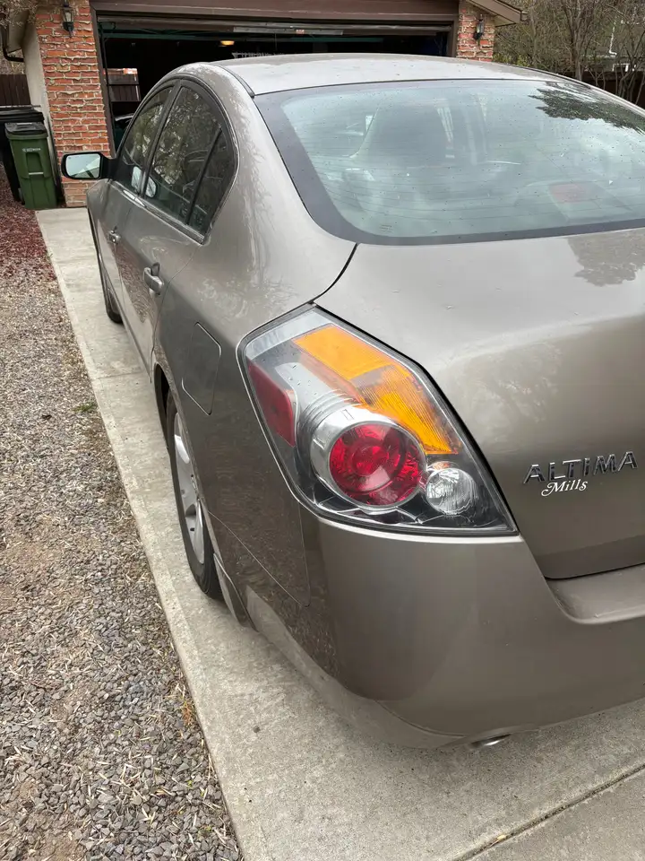 Nissan Altima снимка Nissan Altima