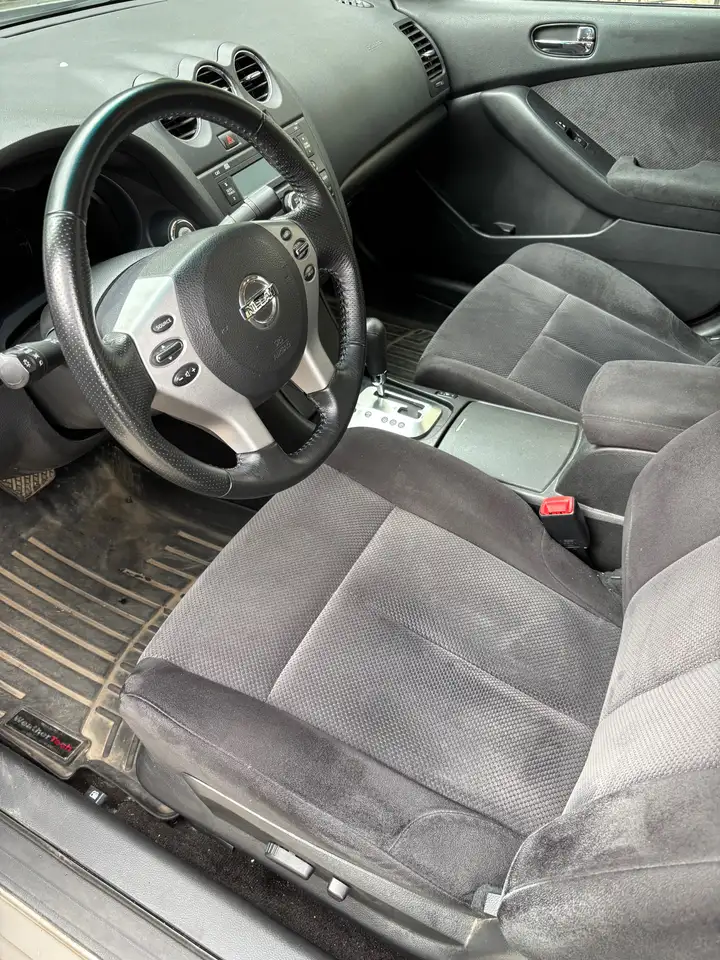 Nissan Altima снимка Nissan Altima